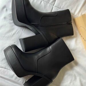 Soda Black Heeled Ankle Boots